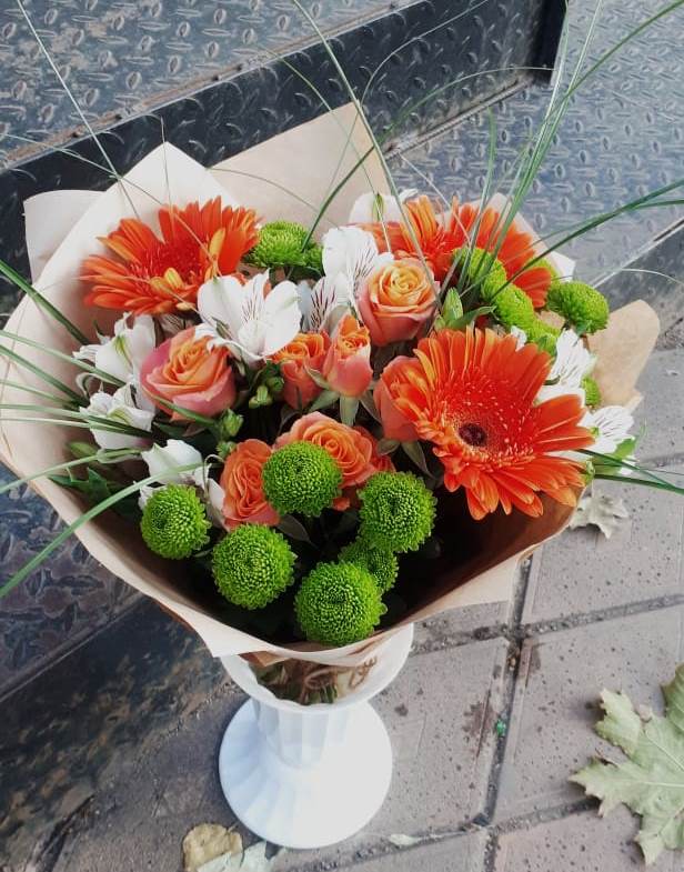 Букет цветов из: Герберы, Хризантемы, Альстромерии и Розы в Медведовской