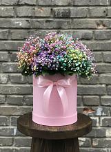Цветочная композиция из Гипсофила и Розы в шляпной коробке в Медведовской