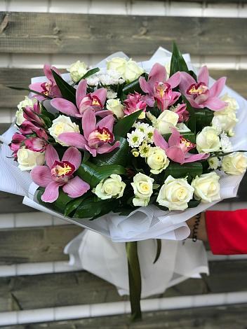 Букет цветов из: Розы и Хризантемы в Медведовской
