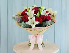 Букет цветов из:  Лилии и Розы #REPLACE_PRED# Медведовской