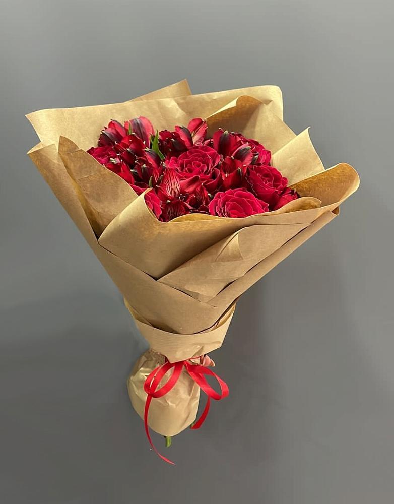 Букет цветов из: Альстромерии и Розы в Медведовской