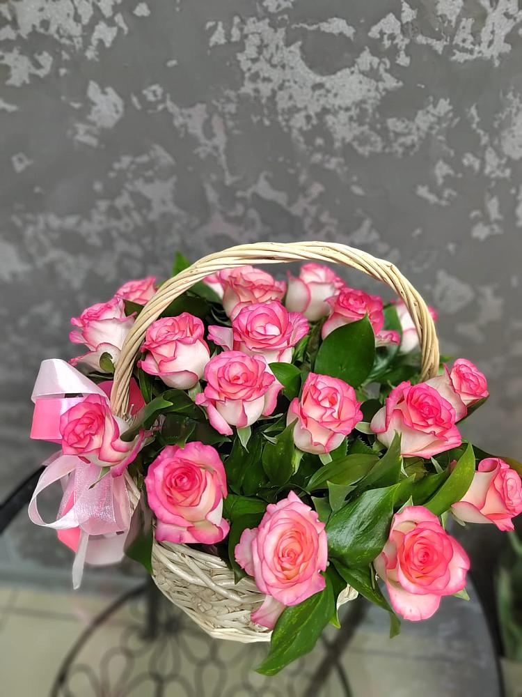 Цветочная композиция из Розы в корзине в Медведовской