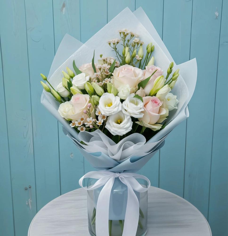 Букет цветов из: Розы и Лизиантусы в Медведовской