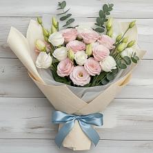 Букет цветов из:  Лизиантусы в Медведовской