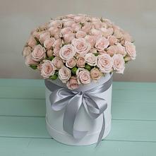 Цветочная композиция из Розы в шляпной коробке в Медведовской