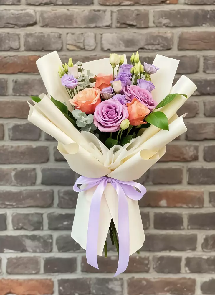 Букет цветов из: Лизиантусы и Розы в Медведовской