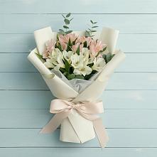 Букет цветов из:  Альстромерии #REPLACE_PRED# Медведовской