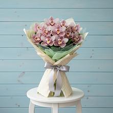 Букет цветов из:  Орхидеи и Розы в Медведовской