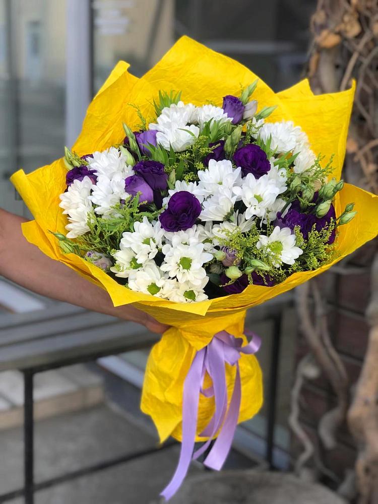 Букет цветов из: Ирисы, Хризантемы и Ромашки в Медведовской