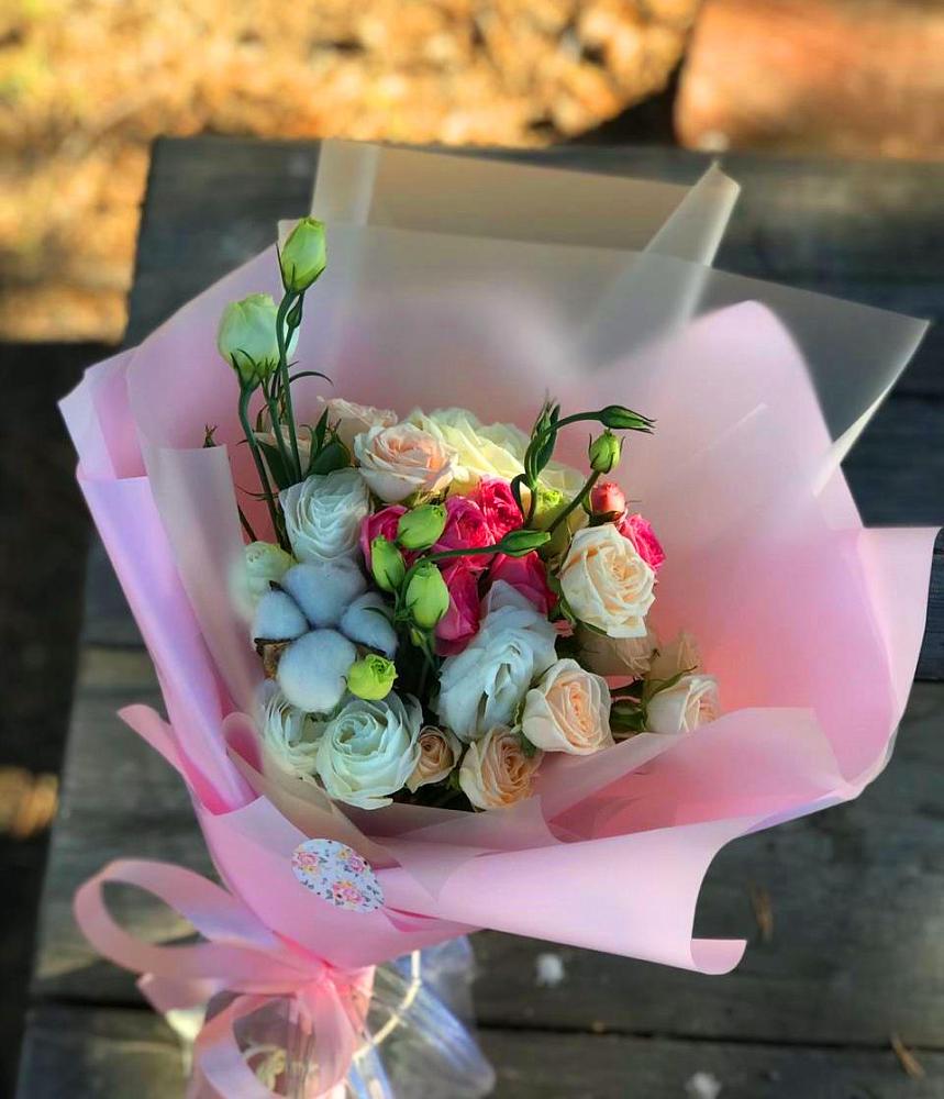 Букет цветов из: Розы и Лизиантусы в Медведовской