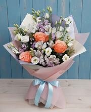 Букет цветов из:  Лизиантусы, Розы, Альстромерии и Гипсофила в Медведовской