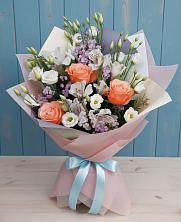 Букет цветов из:  Лизиантусы, Розы, Альстромерии и Гипсофила в Медведовской
