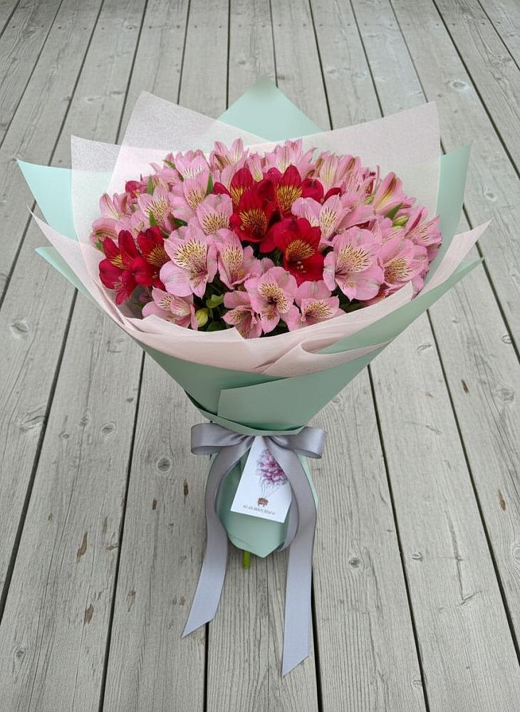 Букет цветов из: Альстромерии в Медведовской