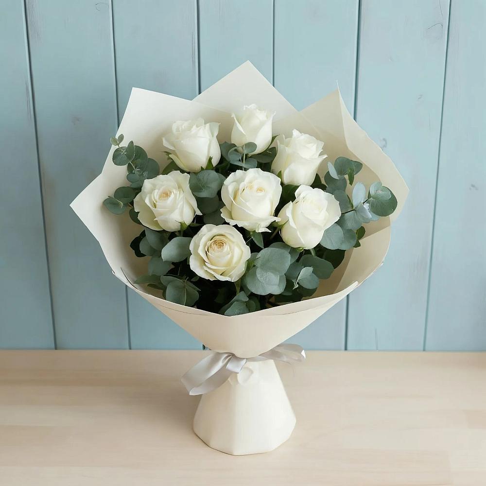 Букет Белые розы в Эвкалипте в Медведовской