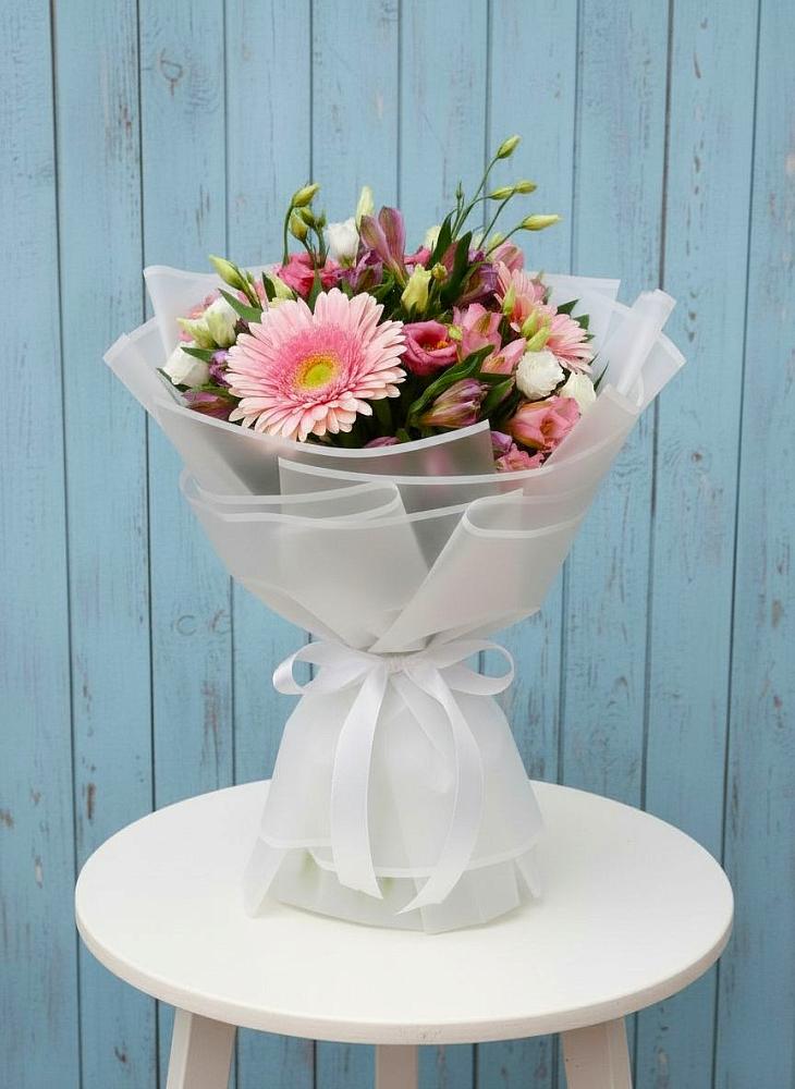 Букет цветов из: Герберы, Альстромерии и Лизиантусы в Медведовской