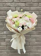 Букет цветов из:  Гвоздики, Розы, Лизиантусы и Хризантемы в Медведовской