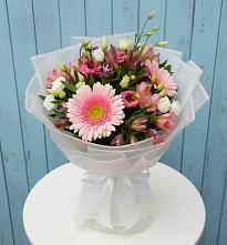 Букет цветов из:  Герберы, Альстромерии и Лизиантусы в Медведовской