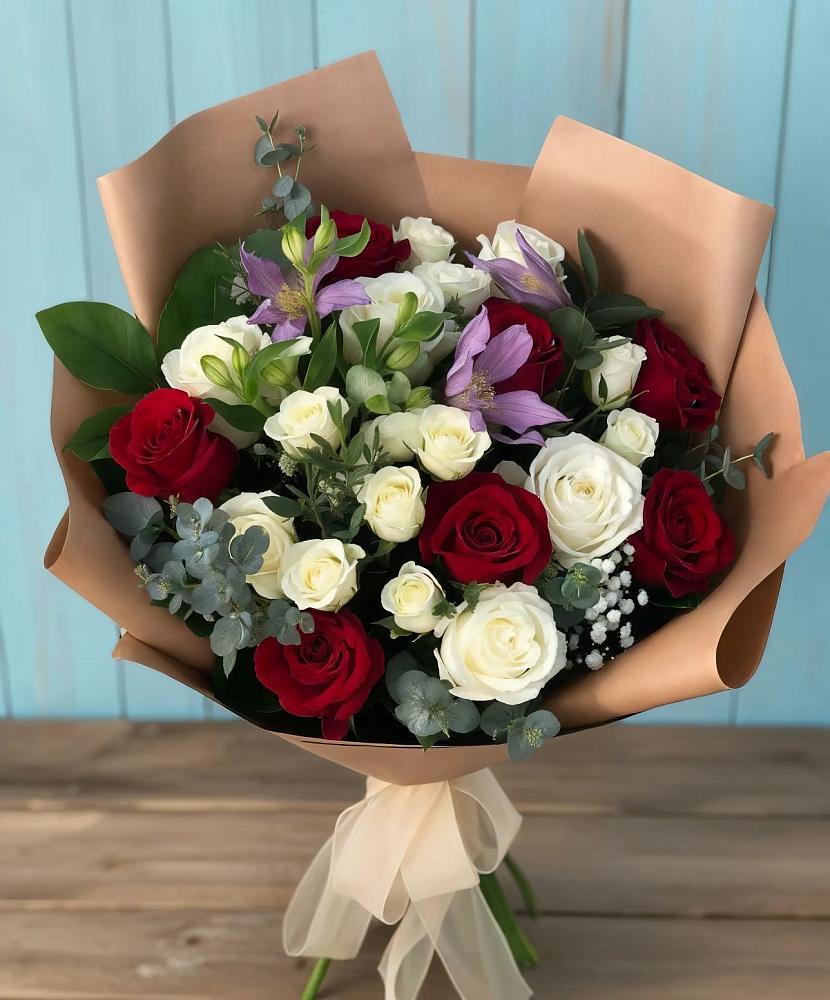 Букет цветов из: Розы и Альстромерии в Медведовской
