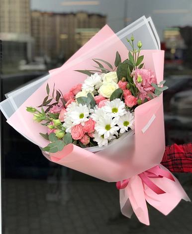 Букет цветов из: Розы, Лизиантусы и Хризантемы в Медведовской