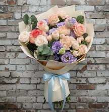 Букет цветов из:  Розы, Лизиантусы и Гвоздики в Медведовской