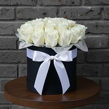 Цветочная композиция из Розы в шляпной коробке в Медведовской