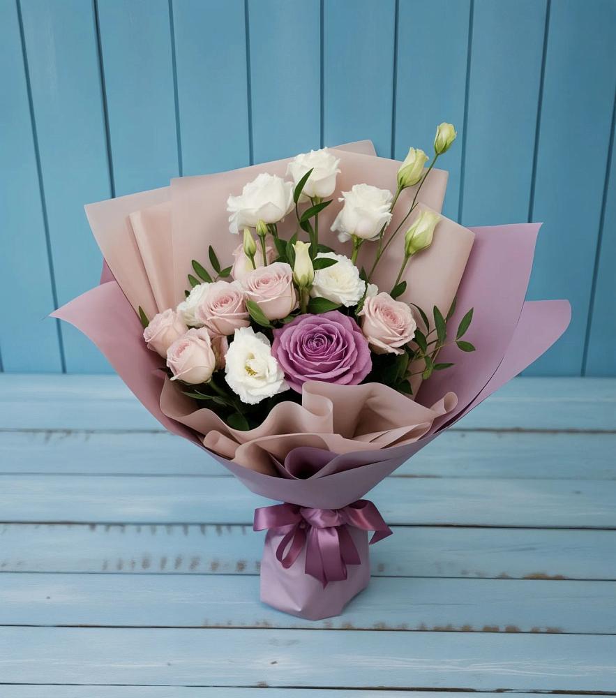 Букет цветов из: Розы и Лизиантусы в Медведовской