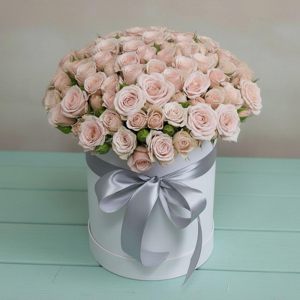 Цветочная композиция из Розы в шляпной коробке в Медведовской